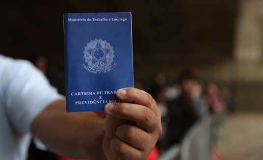 Jovens preencheram 7 de cada 10 vagas formais abertas em 2021