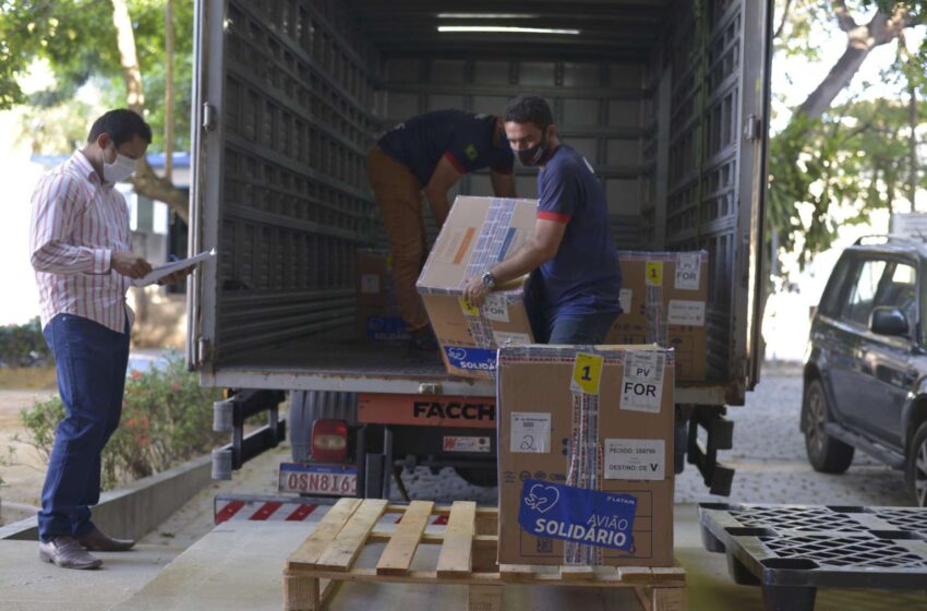 Ceará recebe mais de 100 mil doses da Pfizer e da CoronaVac