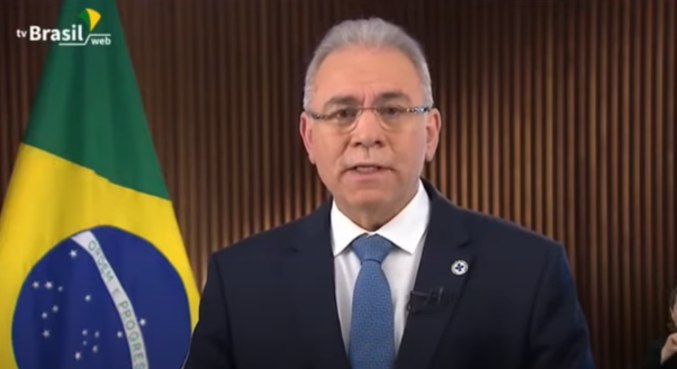  Queiroga exalta produção de vacinas e faz apelo por 2ª dose