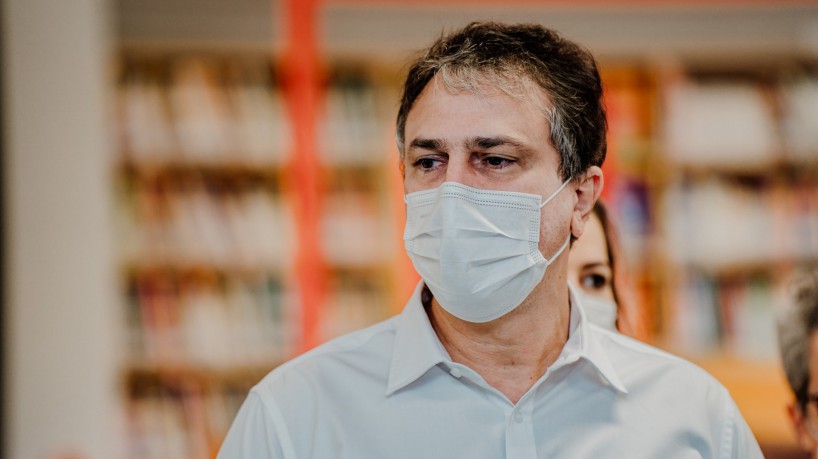  Servidor do Ceará que recusar vacina poderá ser até demitido, anuncia Camilo