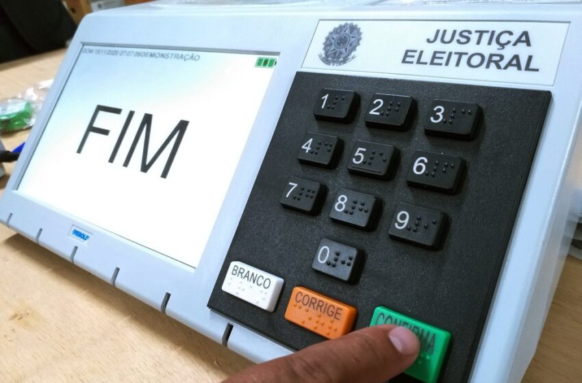 Militares da reserva divulgam nota em apoio ao voto ‘impresso’