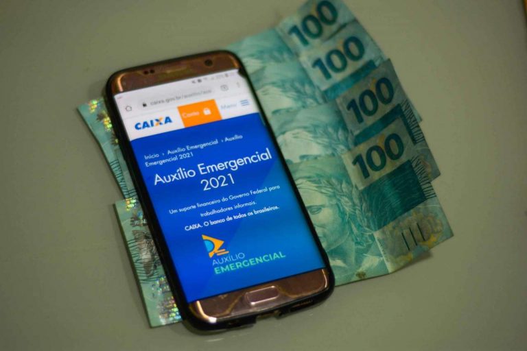 Caixa paga auxílio emergencial a nascidos em agosto