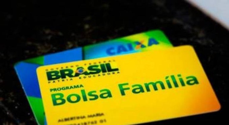 Bolsa Família: beneficiário com NIS final 9 recebe 5ª parcela do auxílio