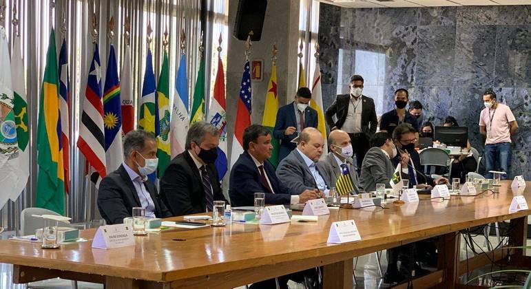 Governadores criticam Bolsonaro e articulam ‘pacto pela democracia’