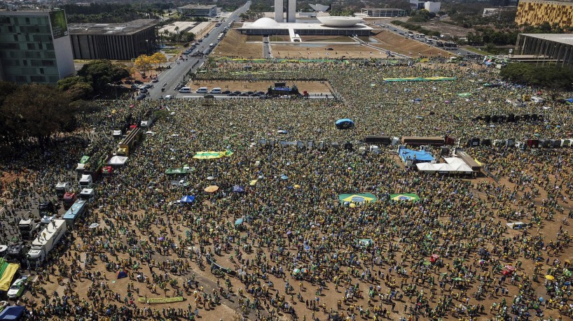 Esplanada terá protestos pró e contra o governo no domingo