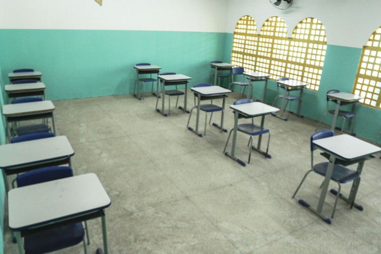 Escolas públicas do Ceará começam a adotar ensino presencial ou híbrido