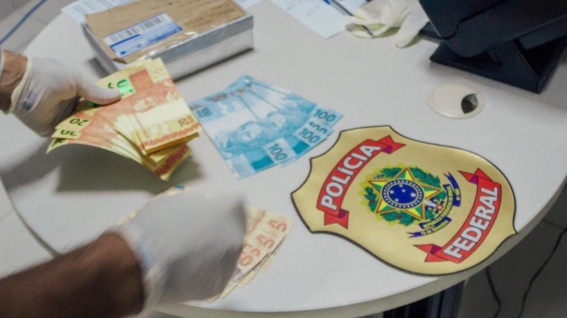 Mulher é presa por receber R$ 2 mil em cédulas falsas pelos Correios