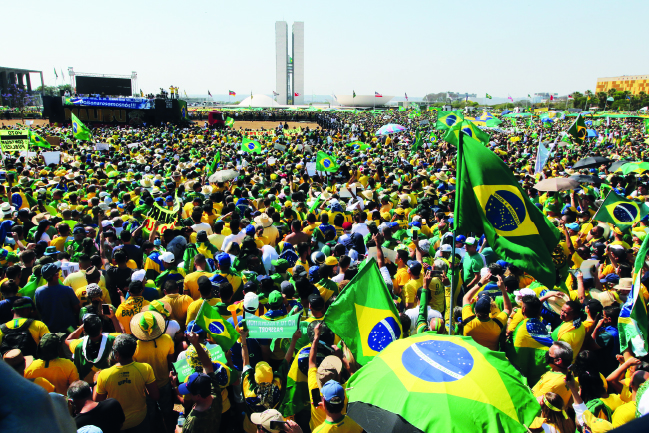 Atos pró-Bolsonaro ocorrem em pelo menos 19 capitais