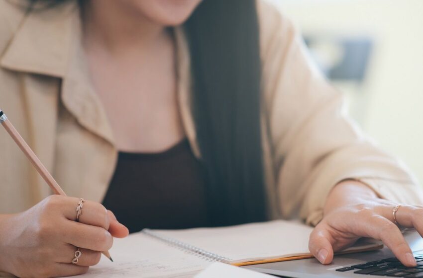 Orçamento para 2022 estima preencher 73.640 vagas em concursos públicos