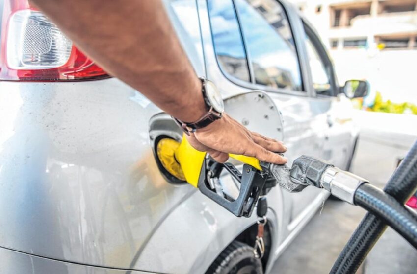 Encher o tanque com gasolina já custa mais de R$ 400