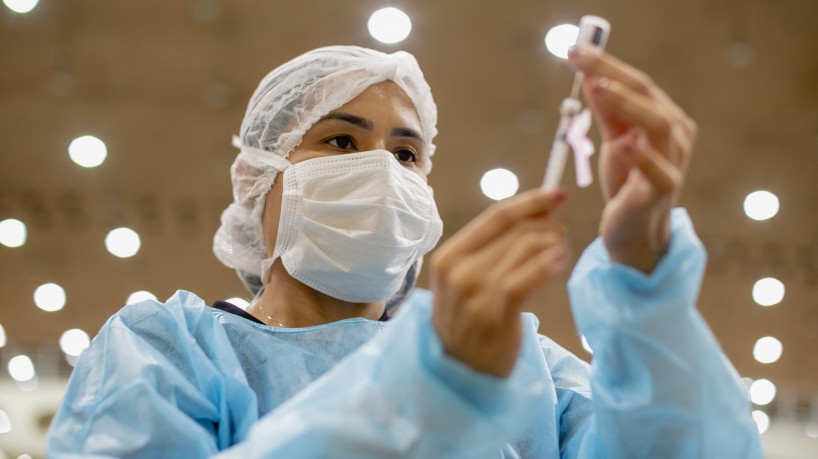  Covid-19: 48% da população cearense completou o esquema vacinal