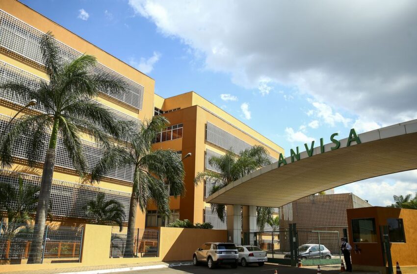 Anvisa atualiza informações sobre análise de vacinas contra covid-19