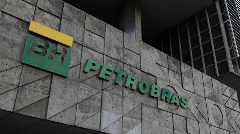 Bolsonaro fala em ‘jogo pesado’ com Petrobras e novo reajuste em 20 dias