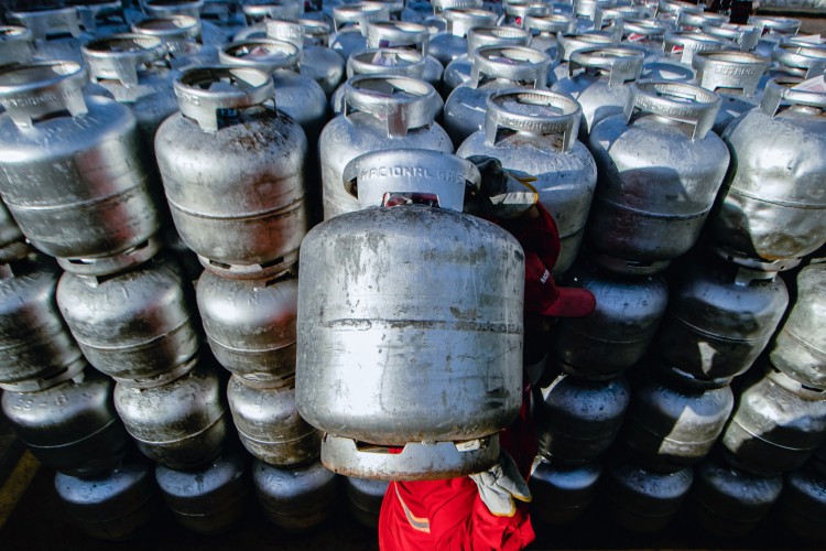  Preço médio do gás de cozinha volta a subir no Ceará em relação à última semana