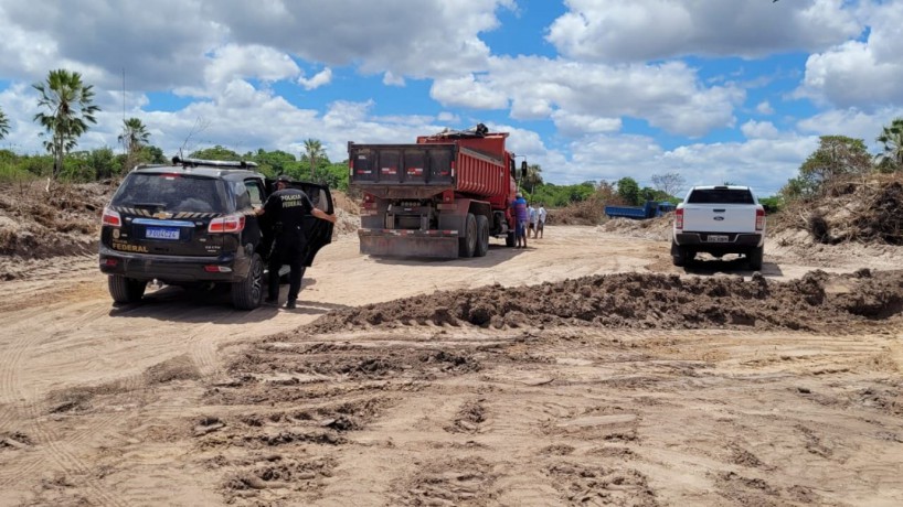  Extração de mineiro ilegal em Aquiraz é encontrada pela Polícia Federal