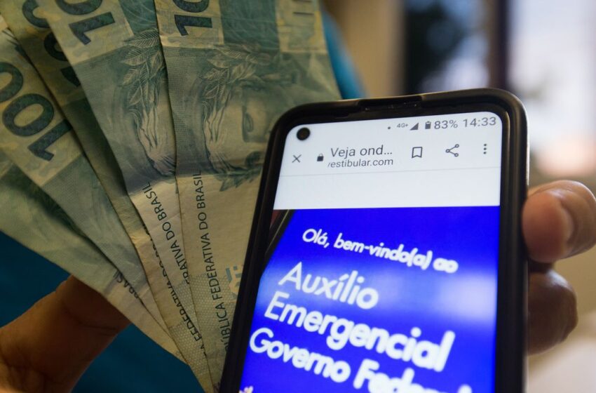 Ministério pede que 625 mil pessoas devolvam o auxílio emergencial 2021