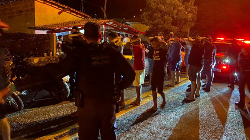 Barbalha: Mais de mil pessoas são flagradas em evento sem cumprir medidas contra a Covid