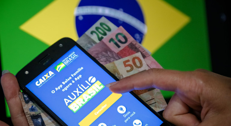 Prazo para sanção do Auxílio Brasil se encerra nesta quarta