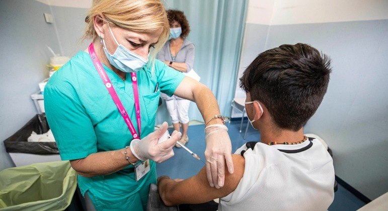 Queiroga critica políticos contrários à prescrição para vacinar crianças