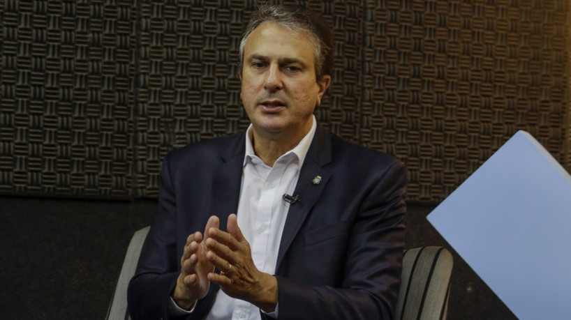  Camilo proíbe Carnaval, Pré-Carnaval e reduz capacidade de festas no Ceará