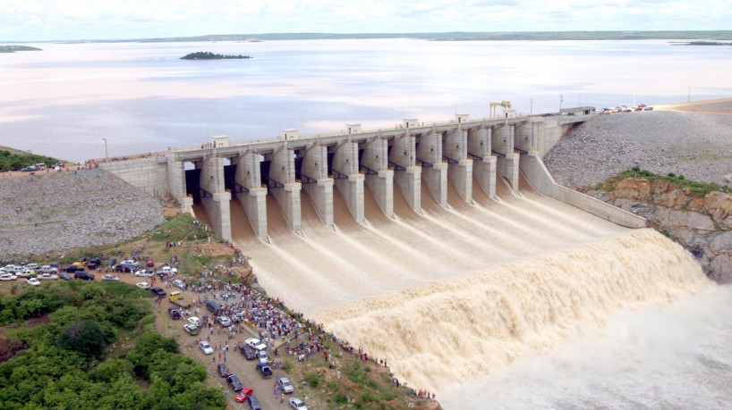  Cenário dos açudes: 14 com mais de 70% de aporte e 79 com menos de 30%