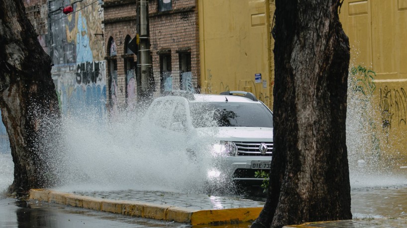  Ceará tem alerta de chuvas intensas com risco de raios e forte ventania
