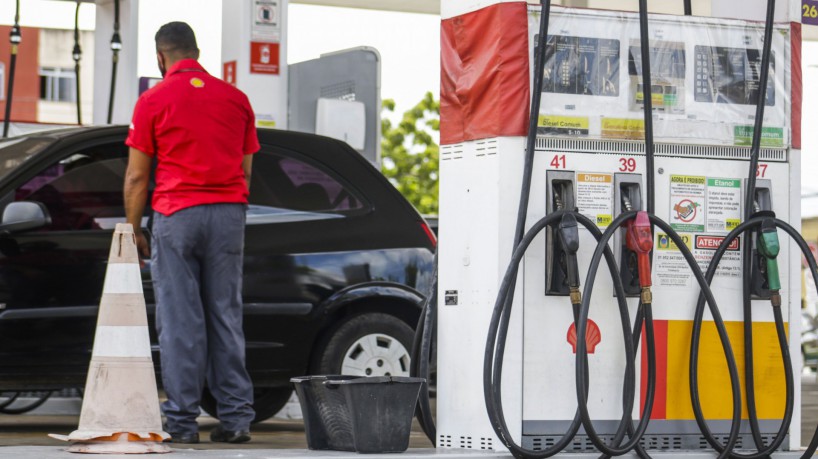  Ceará começa 2022 com queda de preço dos combustíveis