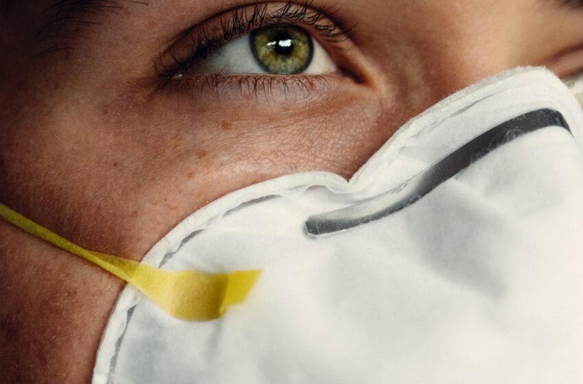  Começou a obrigatoriedade de máscaras N95 para trabalhadores de serviços essenciais.