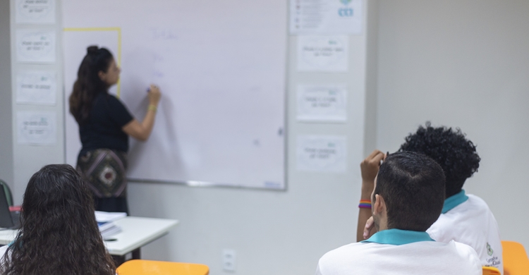  Reajuste de 33,34% no salário de professores é aprovado na Assembleia Legislativa