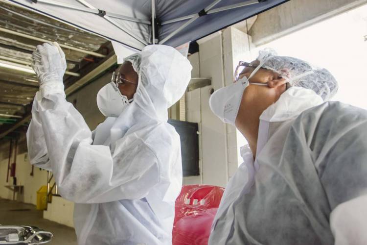  Ômicron perde força e Fortaleza apresenta tendência de estabilidade, diz SMS