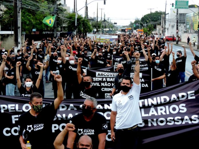  Em Greve há mais de uma semana, Policiais Civis fazem passeata hoje pelas ruas do Recife