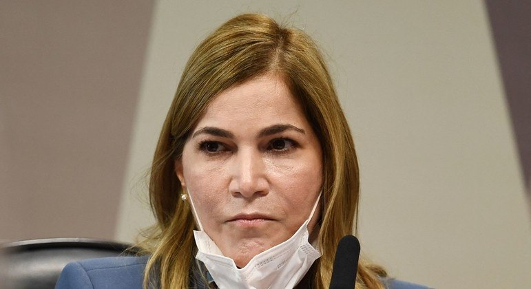 Mayra Pinheiro, a ‘Capitã Cloroquina’, deixa Saúde para ser candidata a deputada federal