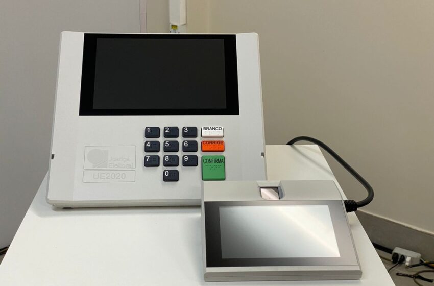  Ceará recebe 1.300 urnas eletrônicas com novo modelo para as eleições de 2022