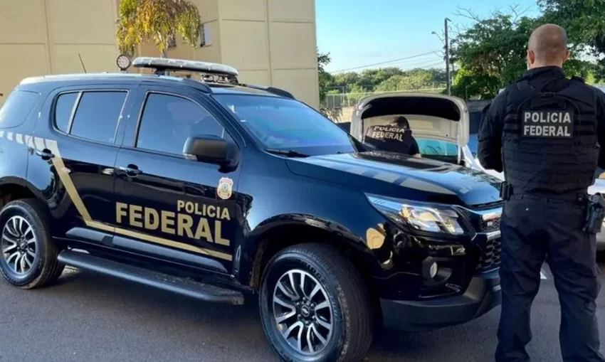  PF deflagra operação contra fraudes na compra de livros na Prefeitura de Beberibe.