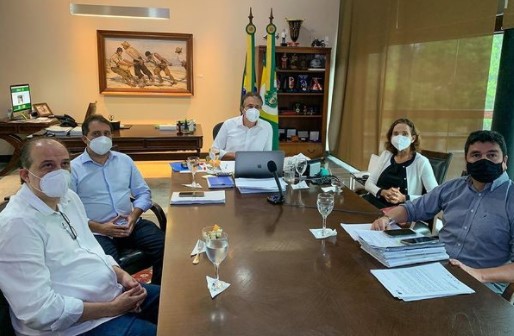  Camilo estuda possibilidade de liberar máscara em locais fechados no Ceará