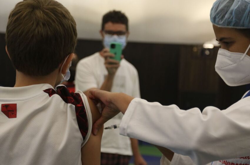  No Ceará 56,16% da população adulta está imunizada contra Covid-19