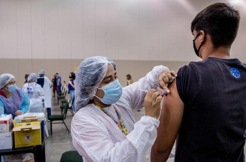  Mais da metade da população jovem do Ceará não recebeu o reforço contra a Covid