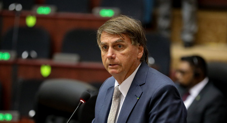  Bolsonaro diz que Moraes, do STF, ‘infelizmente’ suspendeu redução de IPI