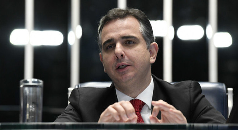  Pacheco diz que vai pedir a estados manutenção do congelamento do ICMS sobre combustíveis