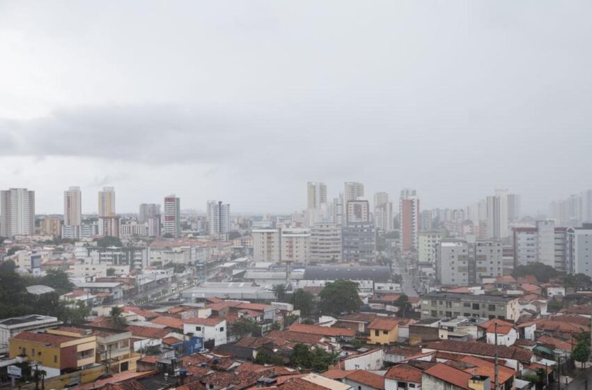  CE supera média histórica de chuvas 6 dias antes do fim da quadra