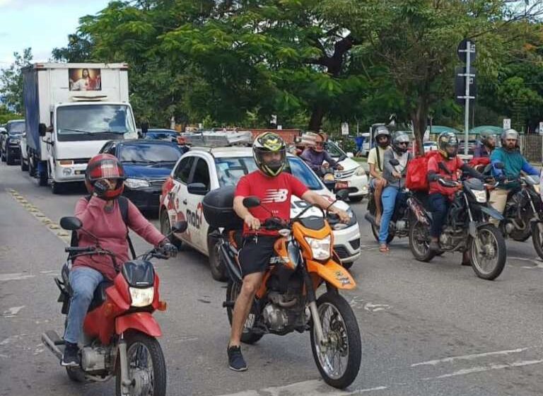  Proprietários de veículos com placas final 4 têm até sexta-feira (10) para pagar o licenciamento 2022