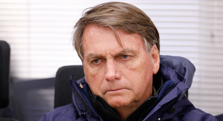  Bolsonaro diz que estoque de diesel no Brasil pode acabar em 40 dias