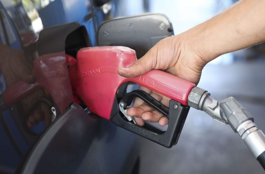 Gasolina comum é encontrada a R$ 6,90 em Brejo Santo; confira os valores.