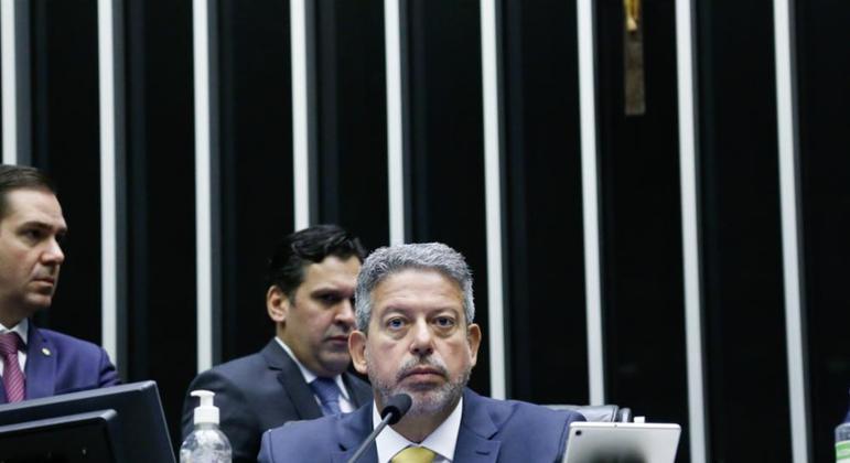  Após ‘apagão’ no sistema da Câmara, Lira retoma votação da PEC dos Benefícios