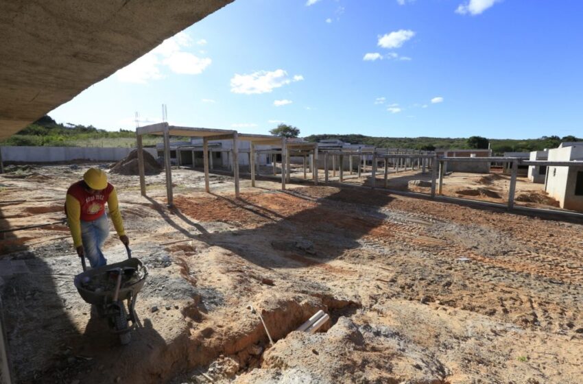  Brejo Santo: Governadora vistoria obra Instituto de Longa Permanência para Idosos