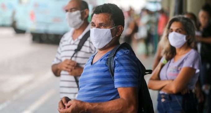  Obrigatoriedade do uso de máscaras em ônibus pode ser revista, no Ceará.
