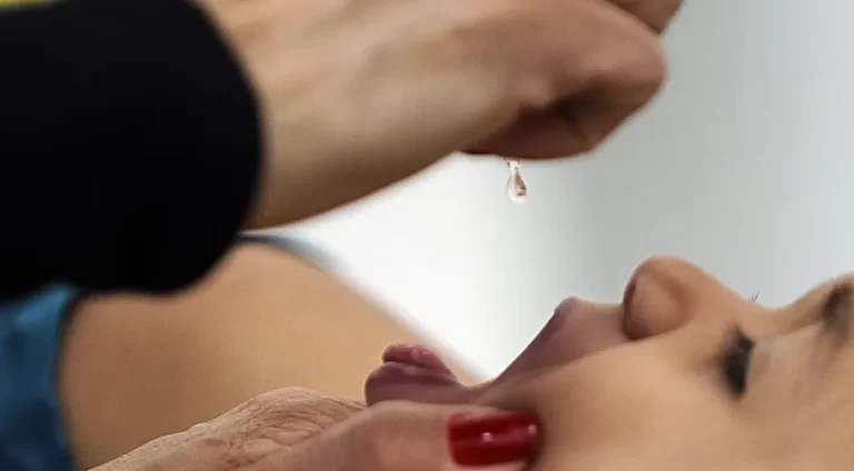  Dia “D” de vacinação contra pólio aconteceu neste sábado nos postos de saúde do Ceará.