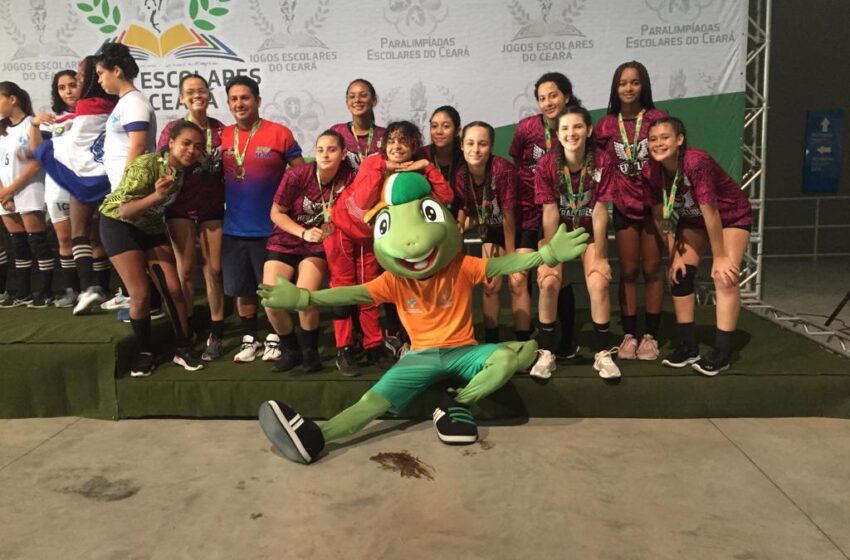 Brejo Santo: Equipe de Handebol ganha medalha bronze nos jogos escolares.