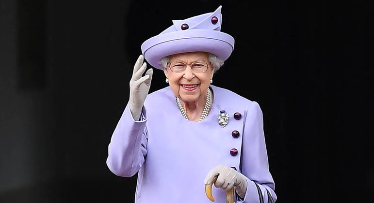  Rainha Elizabeth 2ª morre, aos 96 anos.