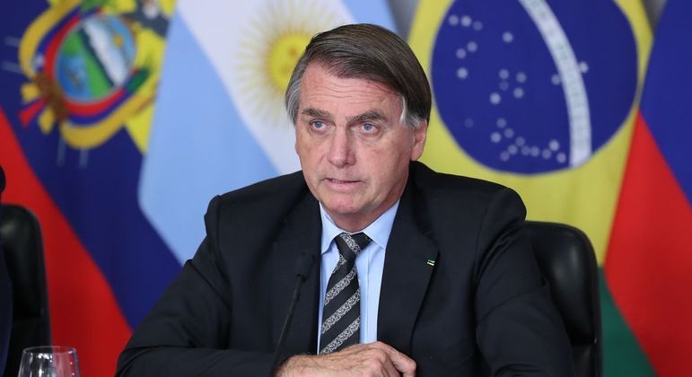  Bolsonaro sanciona lei sobre uso de auxílio-alimentação.